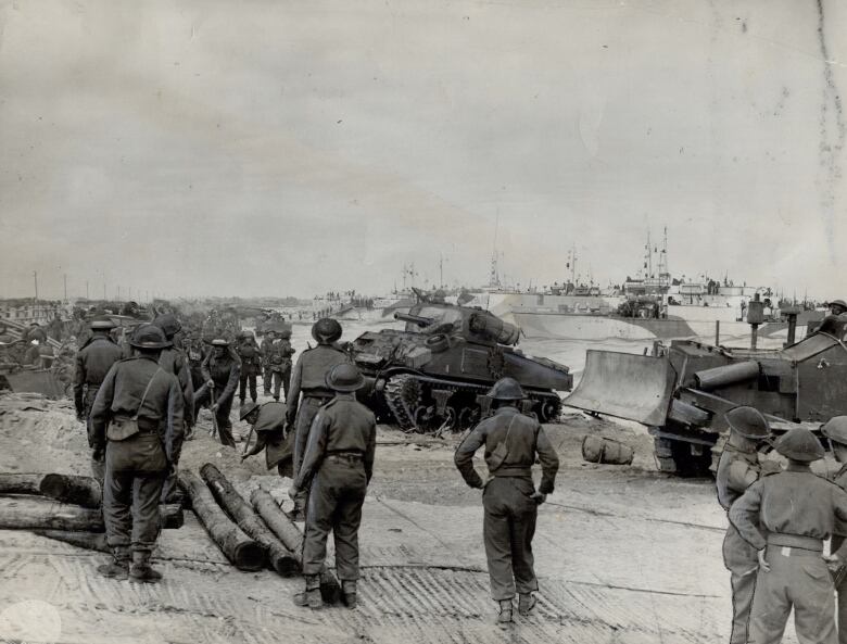 Toronto pays tribute to soldiers, home front heroes to mark D-Day's 75th  anniversary