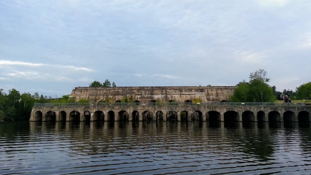 Man dead after slipping into water at Pinawa Dam