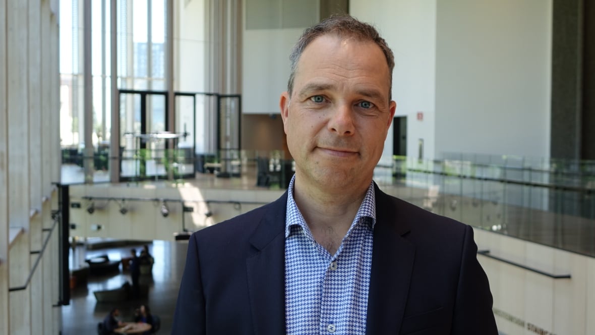 Carl Martin OTTWA オートワウ Carl Martin OTTawa Auditor sounds sour note over NAC