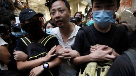 Anti-extraction bill protesters occupy the Revenue Rower in Hong Kong, China, June 24, 2019. REUTERS/Ann Wang - RC1BF1B5B230 HONGKONG-EXTRADITION/