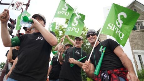 SEPAQ employees on the picket line in Quebec City. sepaq strike
