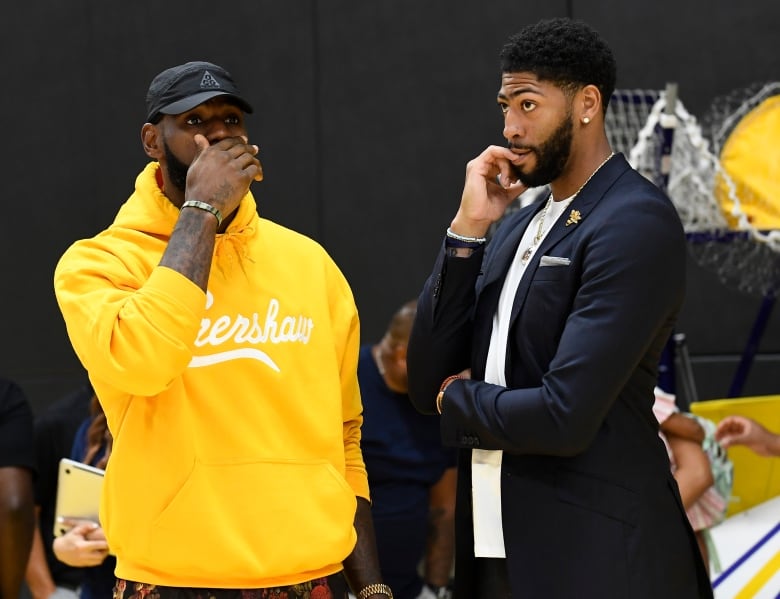 Nike files countersuit against Kawhi Leonard over control of ‘Klaw’ logo Nike files countersuit against Kawhi Leonard over control of ‘Klaw’ logo