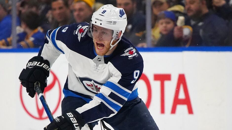 Andrew Copp Signs With Jets 1 Day After Arbitrator Awards 2 Year 4 56m Deal Cbc Sports