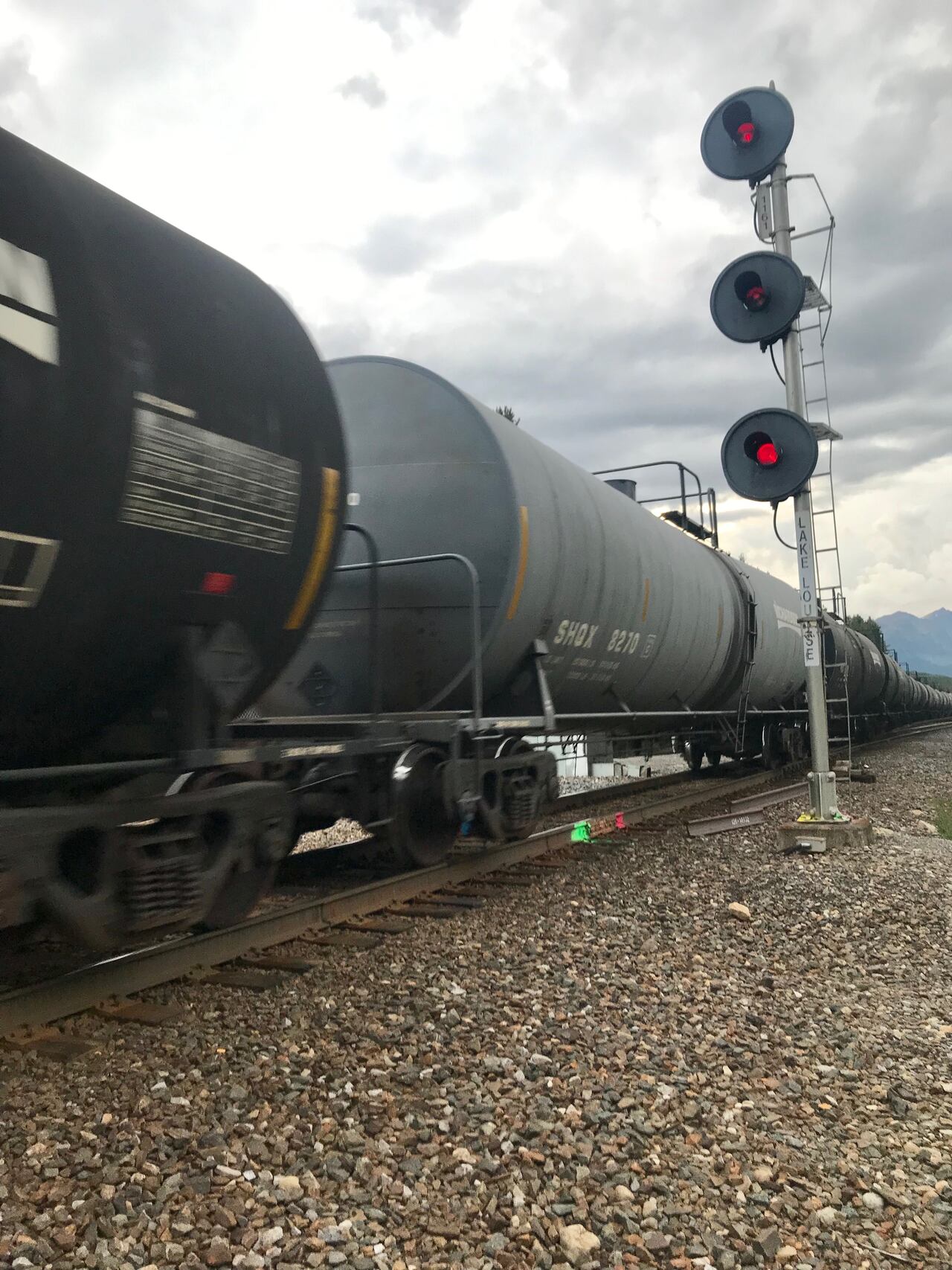 Crude-by-rail exports fall 15% in October as price differential tightens | CBC News