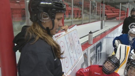 Jillian Saulnier hockey camp