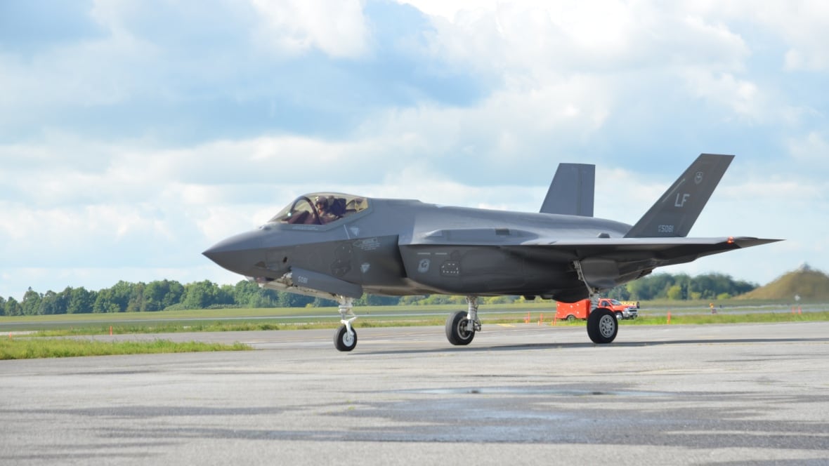 f-35-air-show.JPG?im=