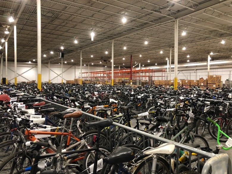 Police Car Auction Toronto >> Video Of Bike Theft In Downtown Toronto Has Police Saying Police Car Auction Toronto >> Video Of Bike Theft In Downtown Toronto Has Police Saying