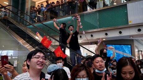 Anti-government protesters hold a rally in a shopping mall in Sha Tin, Hong Kong, China September 22, 2019. REUTERS/Aly Song - RC158720E680 HONGKONG-PROTESTS/