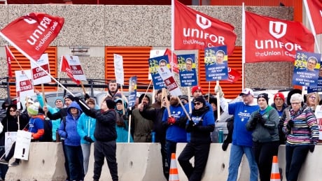 Unifor donated the most money to third parties between June 30 and Oct. 1, a CBC News analysis found. Unifor rally Queensbury Convention Centre October 2019