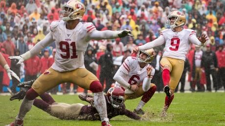 San Francisco kicker Robbie Gould (9) made three field goals on Saturday to help the 49ers defeat Washington 9-0 to improve their record to 6-0.
49ers-Washington-101919
