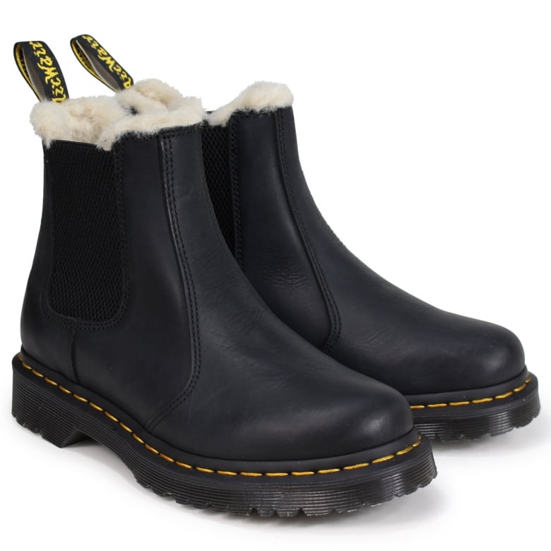 dr martens black leonore fur lined chelsea boots