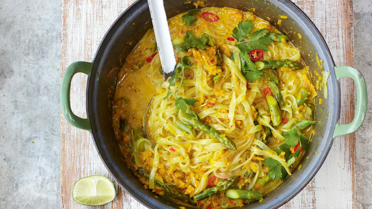 Jamie Oliver's 15 Minute Meals: Thai-Style Chicken Laksa with Mildly Spiced  Noodle Squash Broth | CBC Life