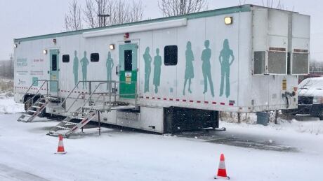 One of two mobile breast cancer screening clinics run by Alberta Health Services parked at the Tsuut’ina Nation’s health centre this week. The trailers now serve 26 Alberta First Nations. Mobile breast cancer screening clinic