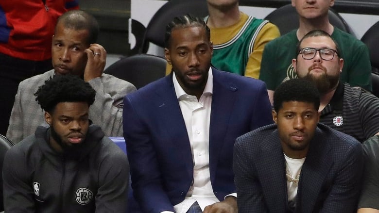 Los Angeles Clippers: Kawhi enjoying LA Dodger game fuels speculation