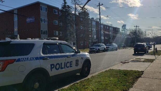 Suspect arrested after Saturday afternoon standoff with police in Dartmouth - CBC.ca