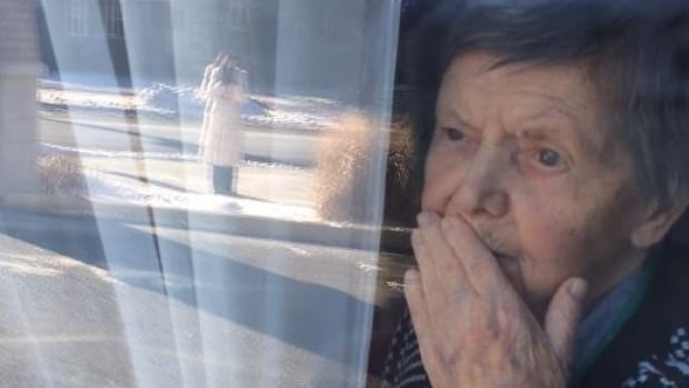 Seniors' homes using 'trespass orders' to ban family members from visiting