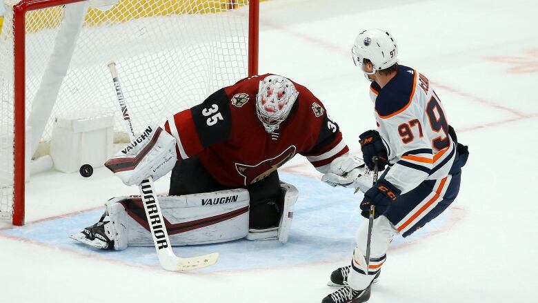 McDavid extends point streak to 11 games, Oilers top Coyotes in shootout