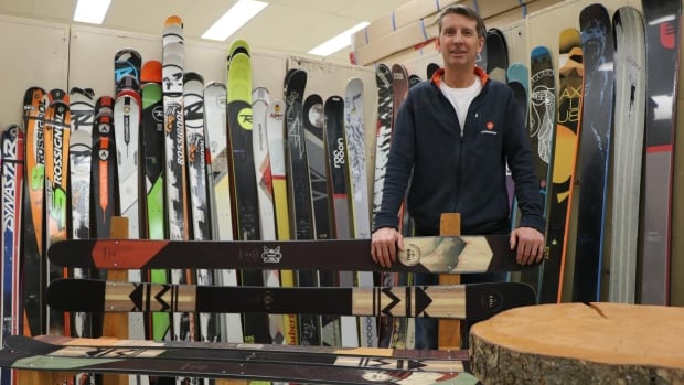 What started as a small fundraising initiative to pay for school outings has grown into a school program in Saint-Pascal, Que., that lets kids learn craftsmanship while repurposing old skis.