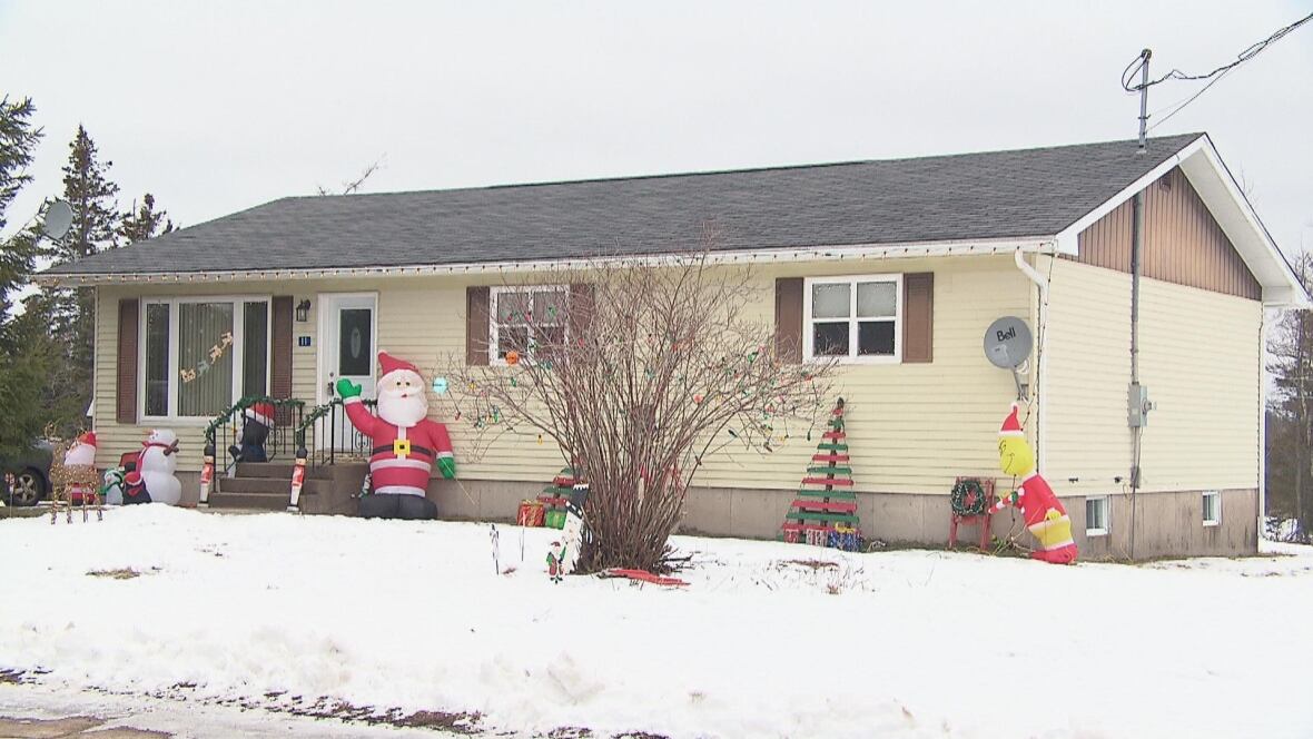 A home for the holidays thanks to Habitat for Humanity CBC News