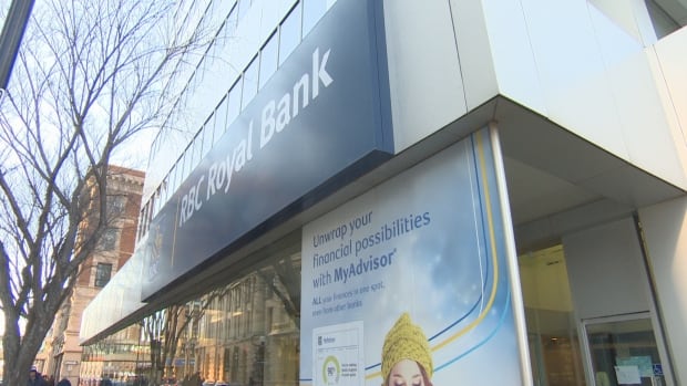 Regina Police Probe Downtown Bank Robbery Cbc News Montrealtimes