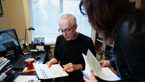 Think your new online banking agreement sucks? So does a contract law expert | CBC News