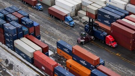 Rail blockades causing containers to pile up at Canadian ports