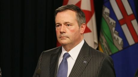 Premier Jason Kenney at the Alberta Legislature addressing the COVID-19 outbreak. Why would Albertans have such high ratings of the province’s work on COVID-19, but begrudge Kenney and his party a bigger boost? There are a couple of political science theories that explain it.
Premier Jason Kenney at a COVID-19 newser, March 18, 2020