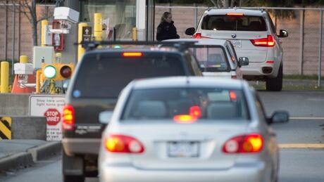 A traveller coming into B.C. has been charged with smuggling guns into Canada. COVID US Cda Border 20200320