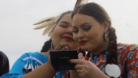 Dani Lanouette and Gabrielle Fayant are two fashion lovers who are challenging others across Turtle Island to support Indigenous artists, brands and jewelry makers. Dani Lanouette and Gabrielle Fayant