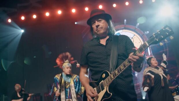 Daughter of late Indian City founder Vince Fontaine finishes song he started writing for his mom