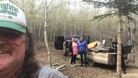 Robert Hope started organizing community cleanups of the Sand Hills area of the Enoch Cree Nation in 2018. Robert Hope started organizing community cleanups of the Sand Hills area of the Enoch Cree Nation in 2018.