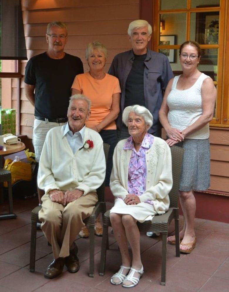 B.C. couple married nearly 75 years died of COVID-19 fewer than 2 days  apart