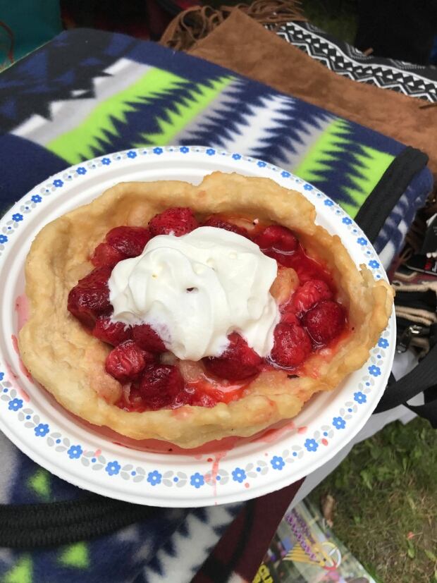 The 'fry bread playboy' Indigenous delicacy helps Moccasin Joe spread