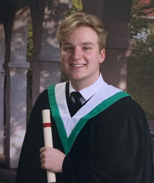 Dear Grads Of Messages From Students Graduating High School During A Pandemic Cbc News Dear Grads Of Messages From Students Graduating High School During A Pandemic Cbc News