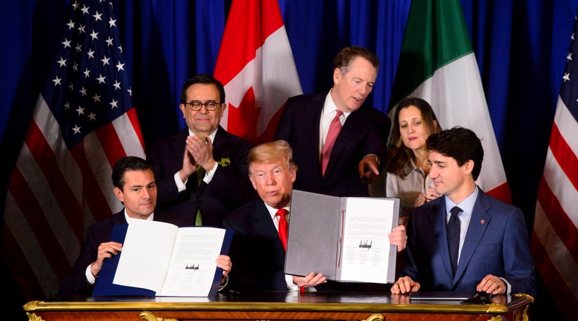 Trudeau, Pena Nieto and Trump will hold newly signed copies of Cusma in 2018