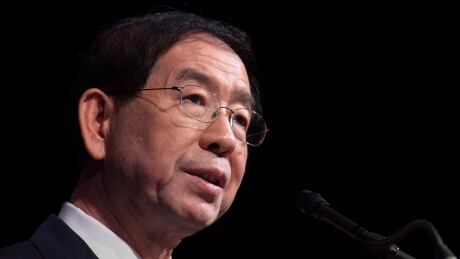 Mayor of Seoul, Korea, Park Won Soon speaks during the Global Social Economic Forum in Montreal, Friday, September 9, 2016. Que Mayors 20160909