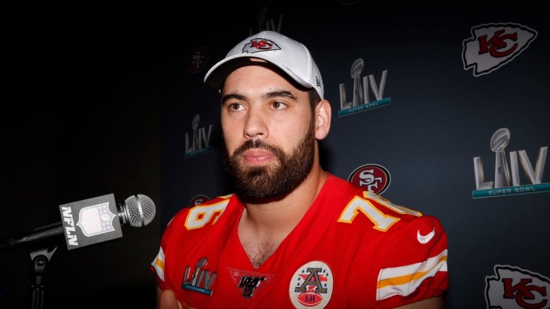 Chiefs Lineman Laurent Duvernay-Tardif Is a COVID-Fighting Doctor