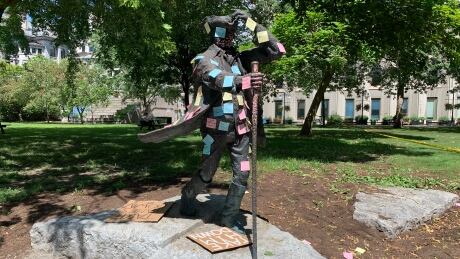 <div>Crowd of McGill students rally for removal of founder's statue on campus, citing ties to slavery</div> <div>Crowd of McGill students rally for removal of founder's statue on campus, citing ties to slavery</div>