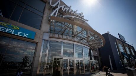 Multiple GTA malls extend weekend hours ahead of lockdown Multiple GTA malls extend weekend hours ahead of lockdown