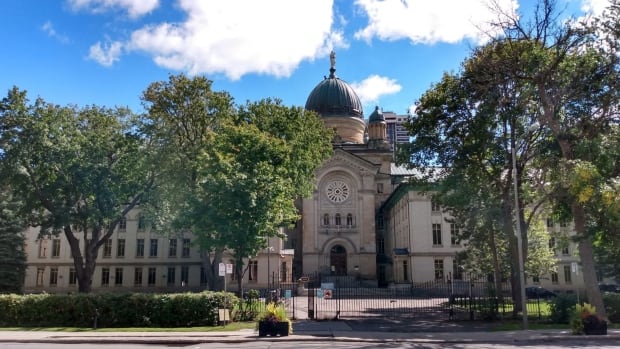 Anglo institutions are in Quebec nationalists' crosshairs, but there are new twists to this old tale | CBC News