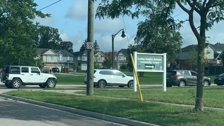 A long line seen at Carling Heights Optimist Community Centre Sunday morning.
Carling Heights Testing Centre line