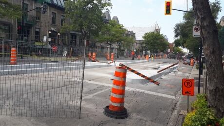 In the legal letter, merchants say they have lost an increasing amount of money since construction of the bike path along St-Denis Street. st denis street