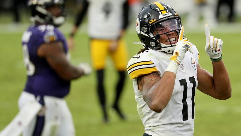 Canadian Chase Claypool catches game-winning TD as Steelers remain