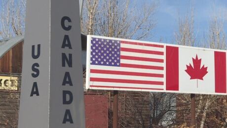 Edmonton man accused of entering U.S. in kayak and leading border officer on 8-kilometre chase
