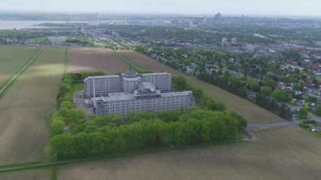 <div>'Difficult' days ahead as more than 30 nuns, 40 staffers get COVID-19 at Quebec City convent</div> <div>'Difficult' days ahead as more than 30 nuns, 40 staffers get COVID-19 at Quebec City convent</div>