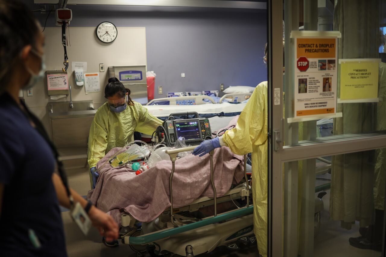 More Albertans are in ICU with COVID-19 than ever — and it's