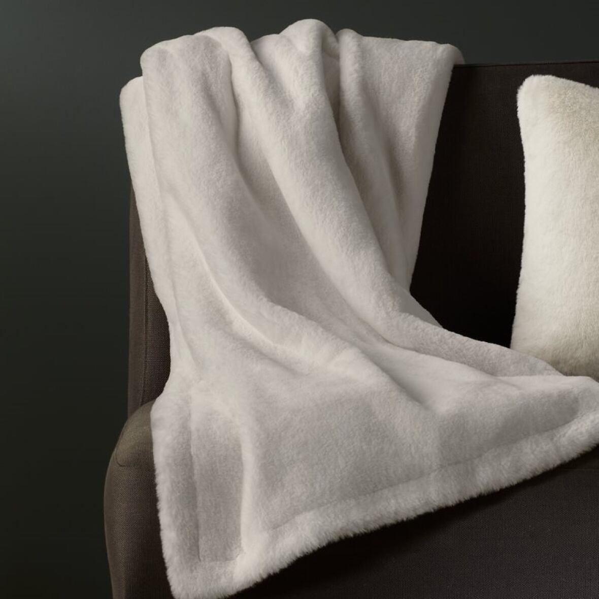 Electric, weighted, outdoor and throw — here are 14 fantastic blankets