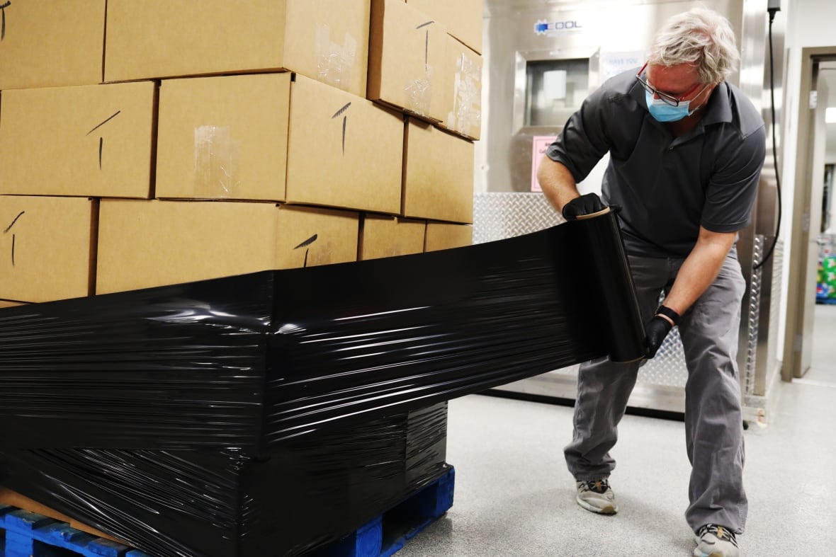 regina-food-bank-reporting-uptick-in-christmas-hamper-requests-first
