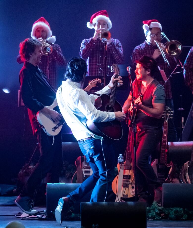 Winnipeg musician's holiday concert aims to make the season bright during a dark year CBC Radio