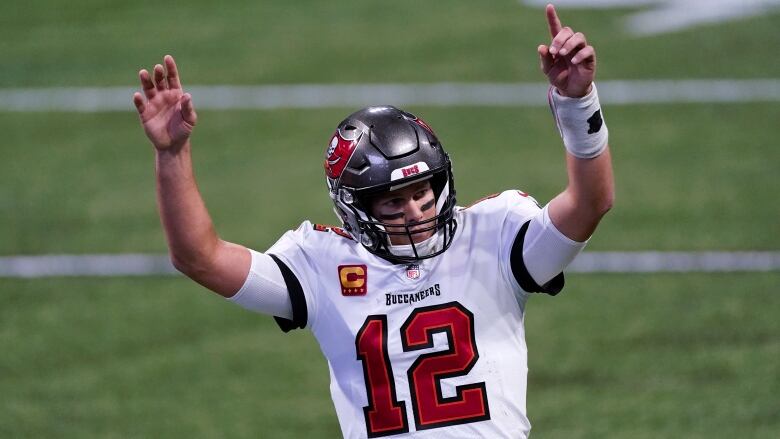 Tom Brady stuns Falcons again, leads Buccaneers to ...